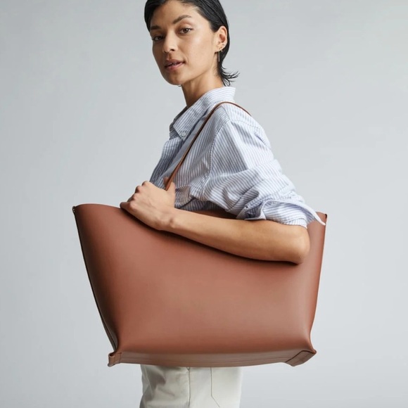 Everlane The Luxe Italian Leather Tote - Picture 3 of 7